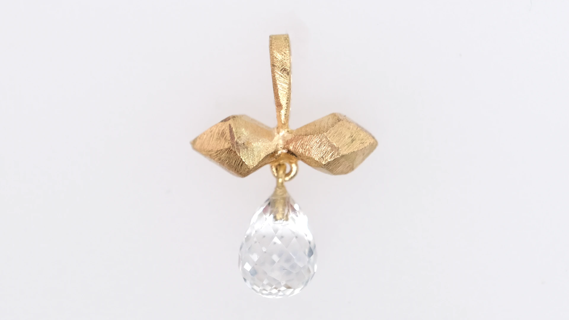 Anhänger mit Leukosaphirpampel